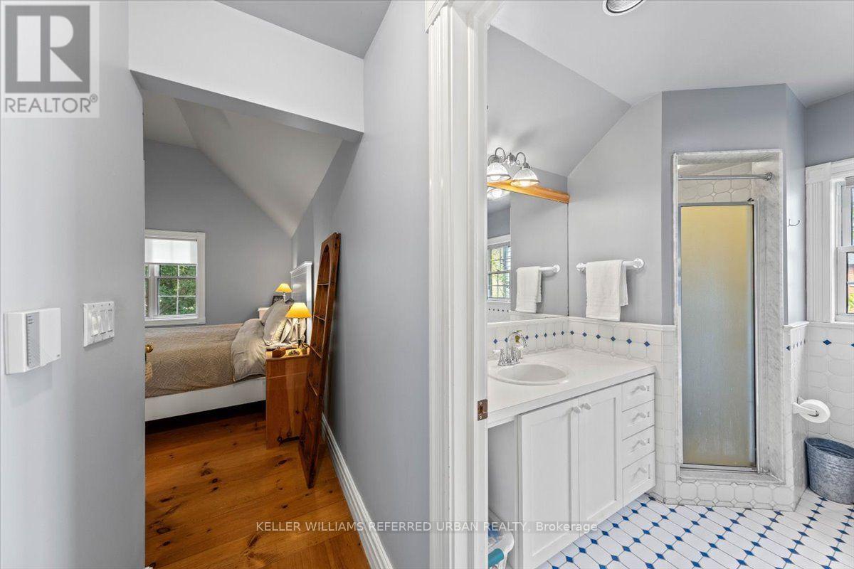 62 WENTWORTH AVENUE - 26