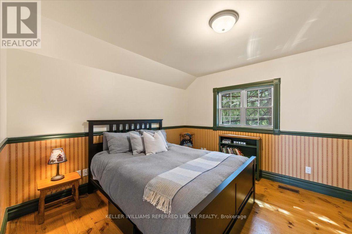 62 WENTWORTH AVENUE - 30