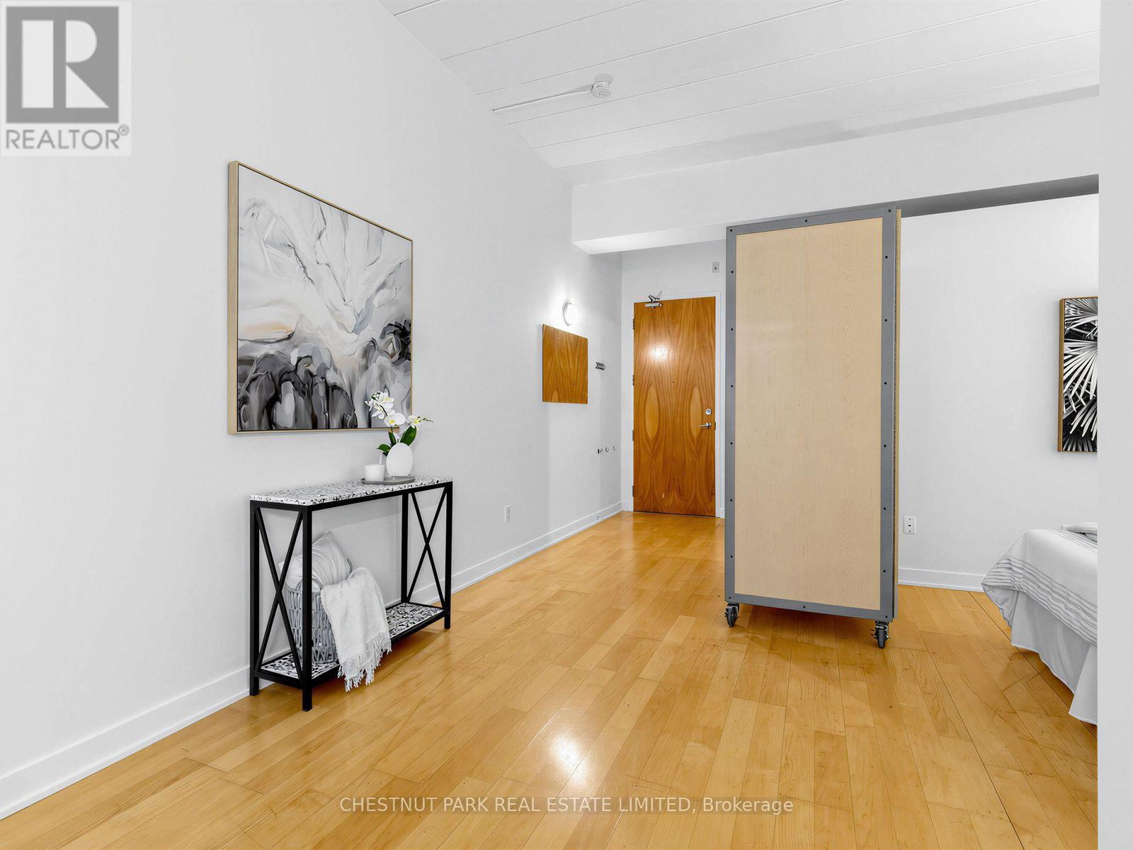 #409 160 BALDWIN STREET - 4