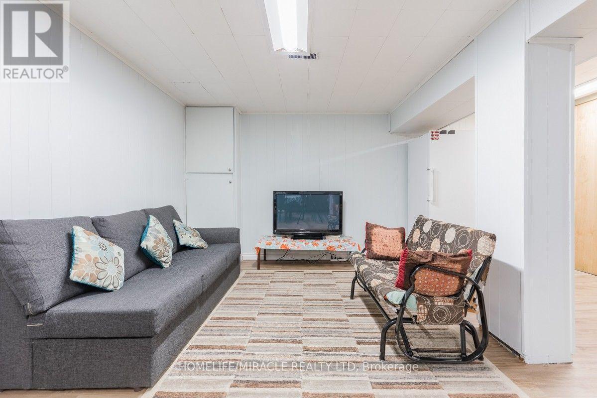 20 MAYHILL CRESCENT - 26