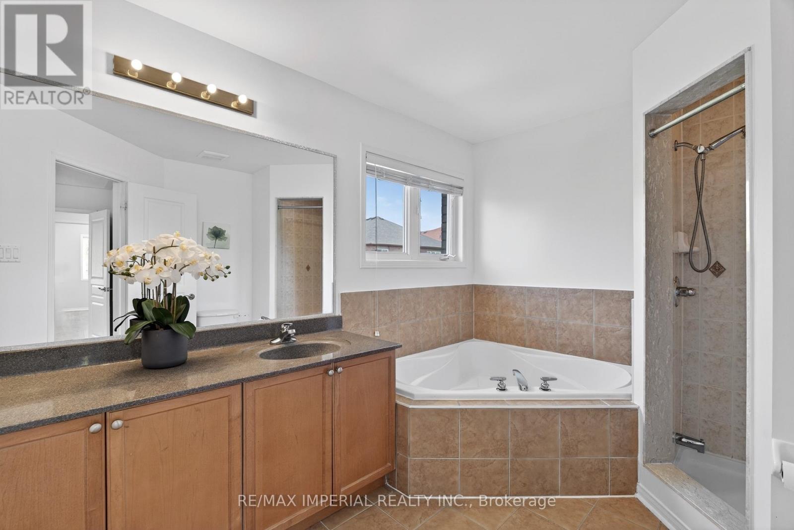 18 DAVIDOFF STREET - 28