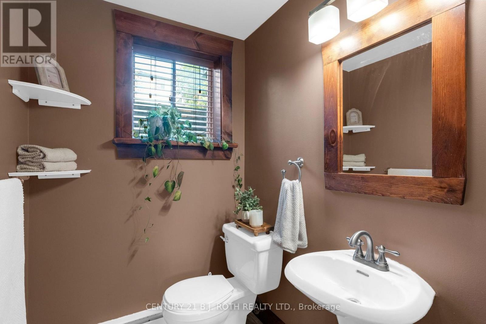 76 FOX RUN - Image 26