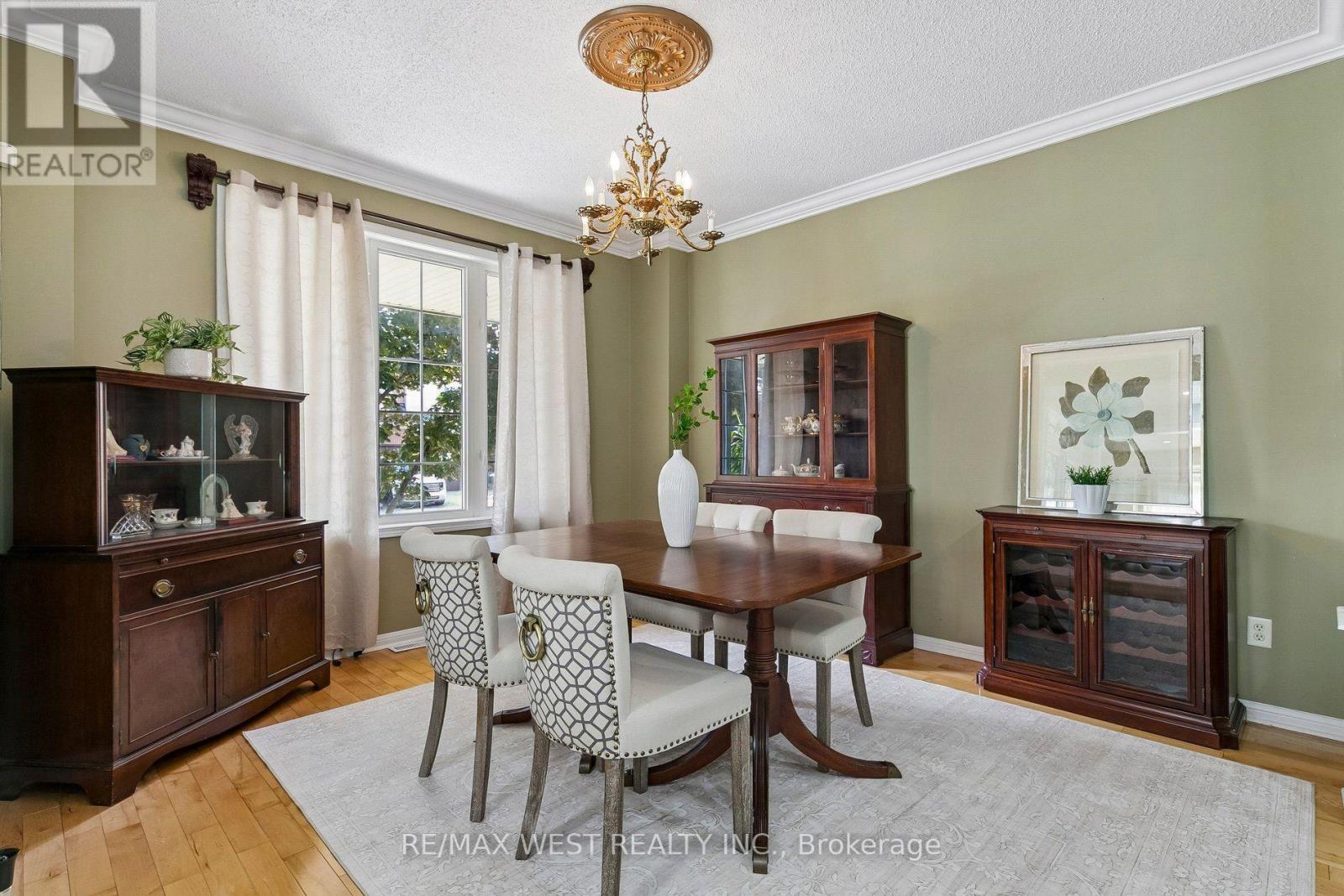 737 TURRELL CRESCENT - 12