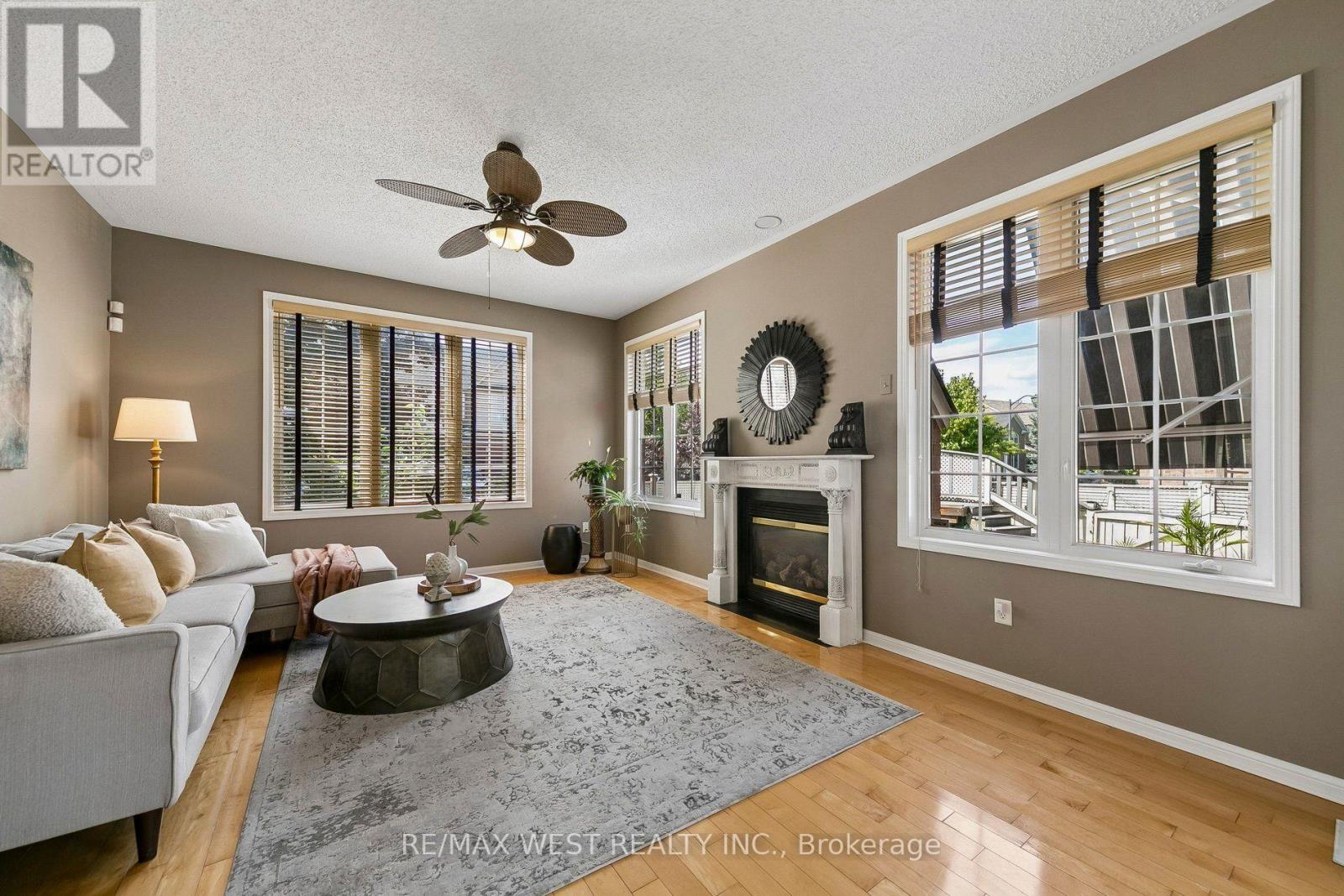 737 TURRELL CRESCENT - 18