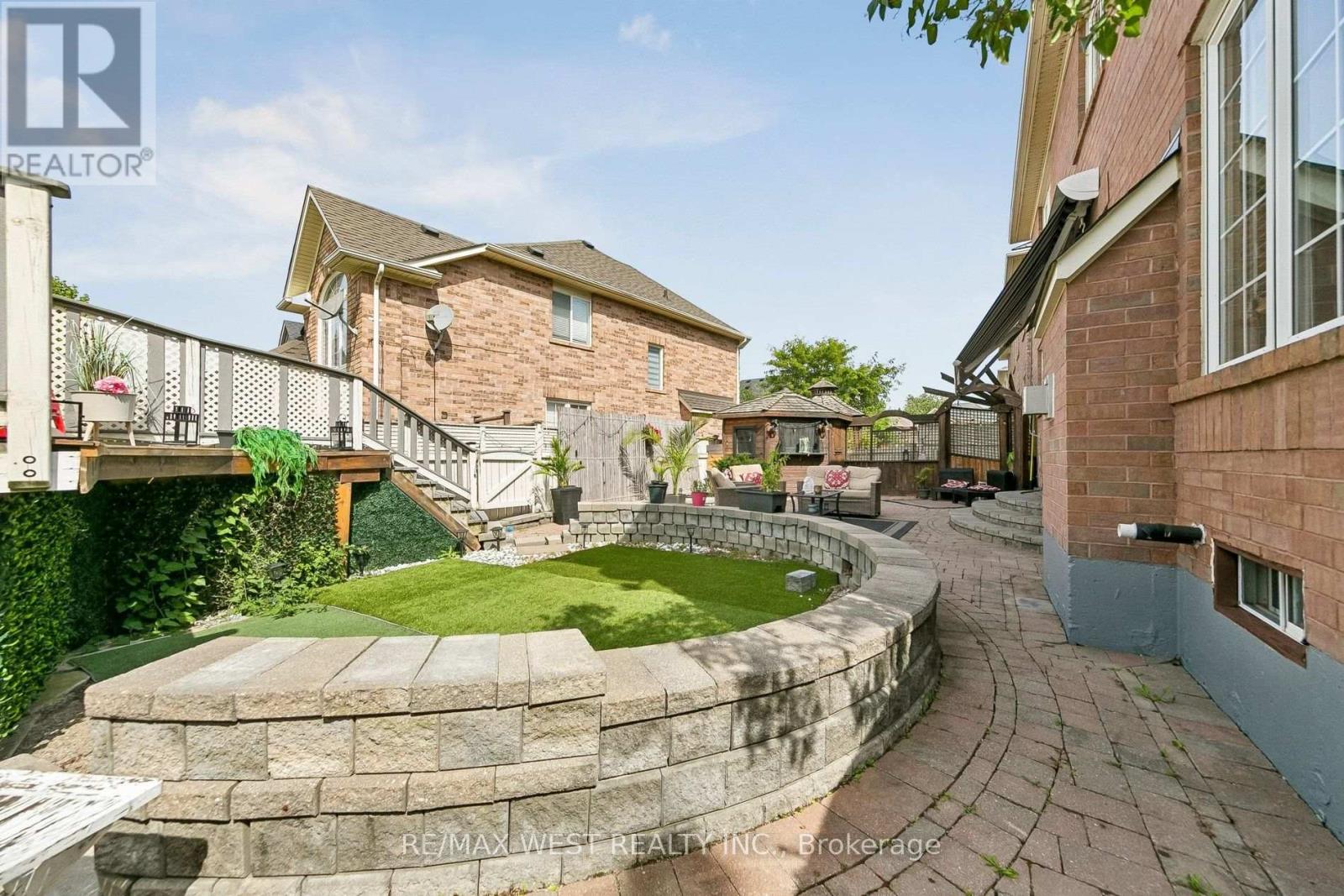 737 TURRELL CRESCENT - 46