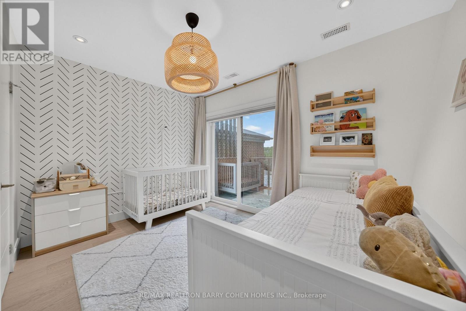 120 HOPE STREET - 21