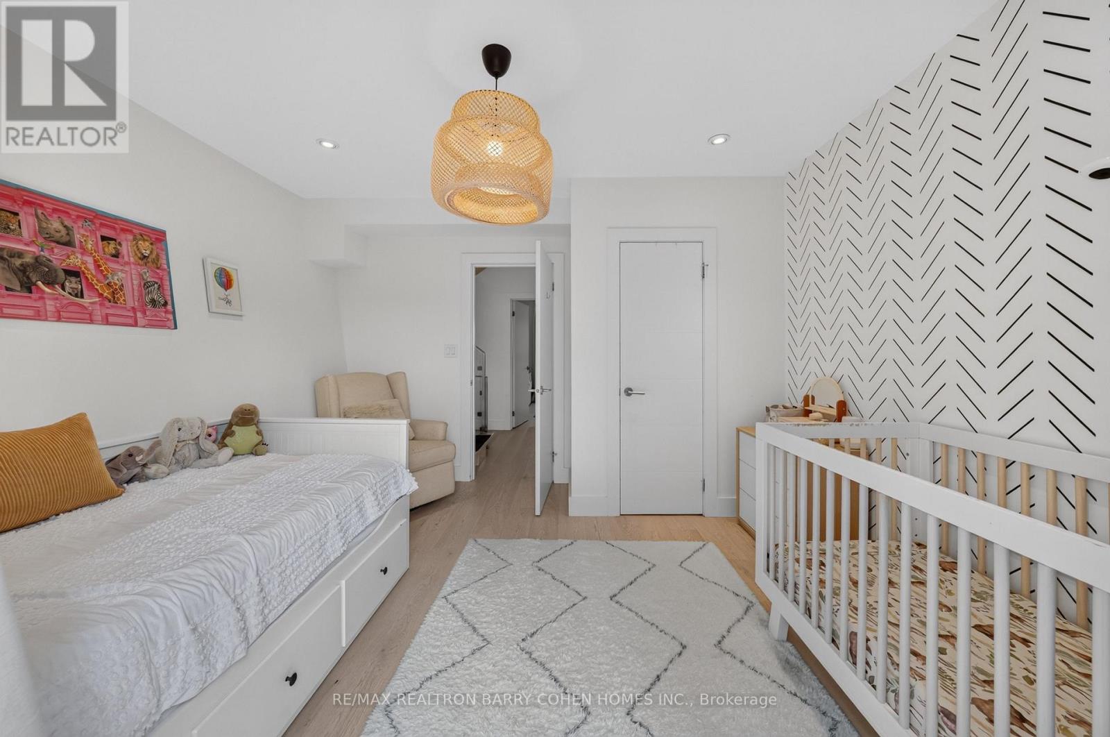 120 HOPE STREET - 22