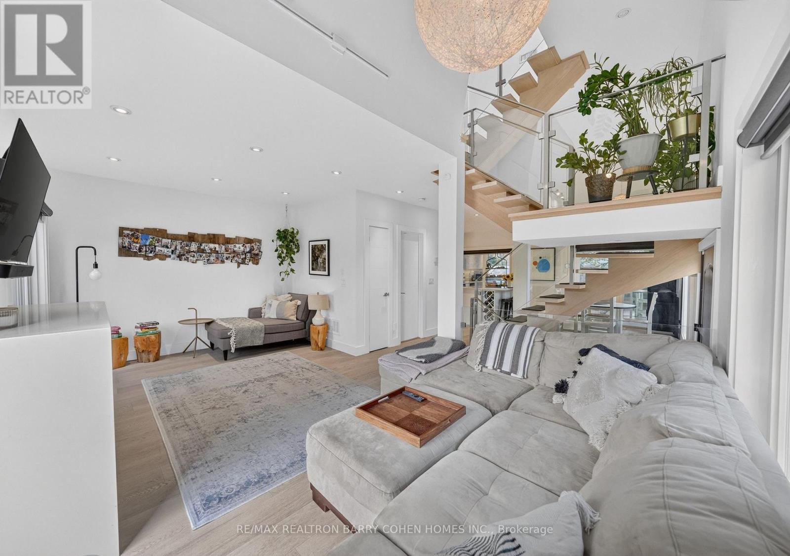 120 HOPE STREET - 4