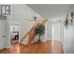 Family room - 72 Sunforest Drive, Brampton, ON L6Z3Z5 Photo 10
