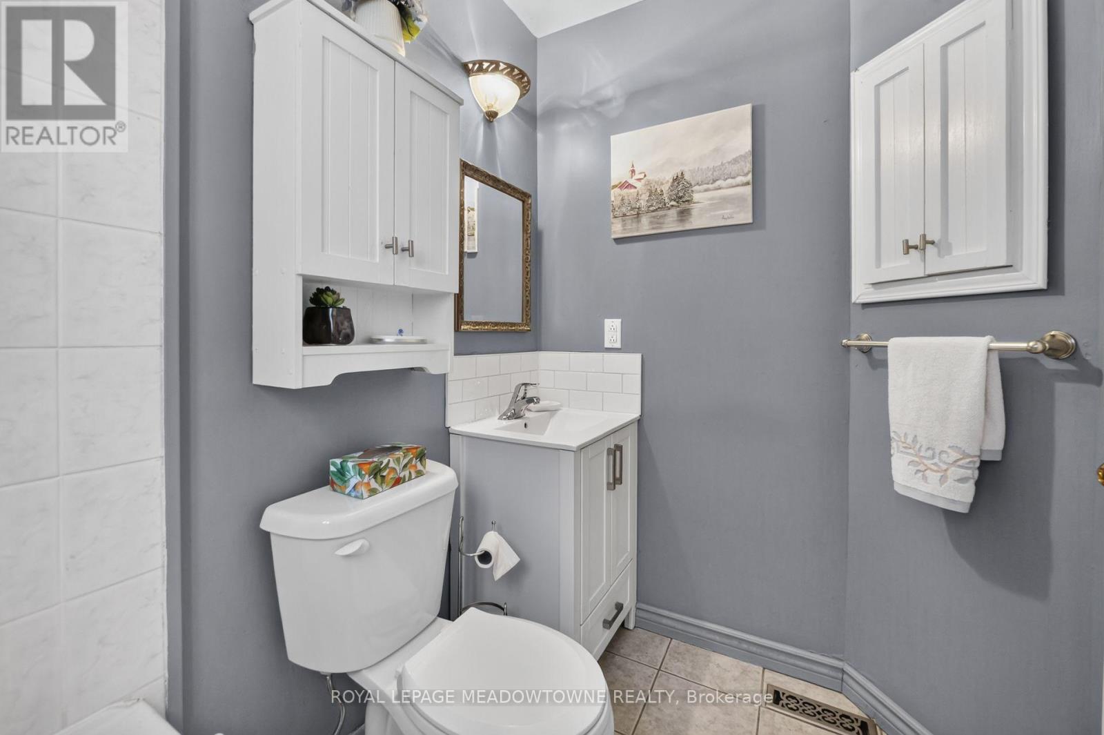 38 LAKEVIEW COURT - 31
