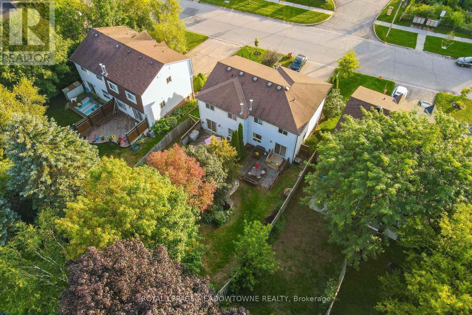 38 LAKEVIEW COURT - 45