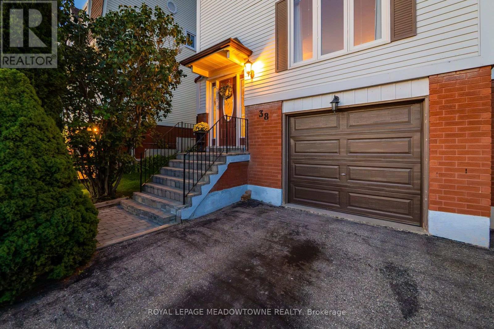 38 LAKEVIEW COURT - 5