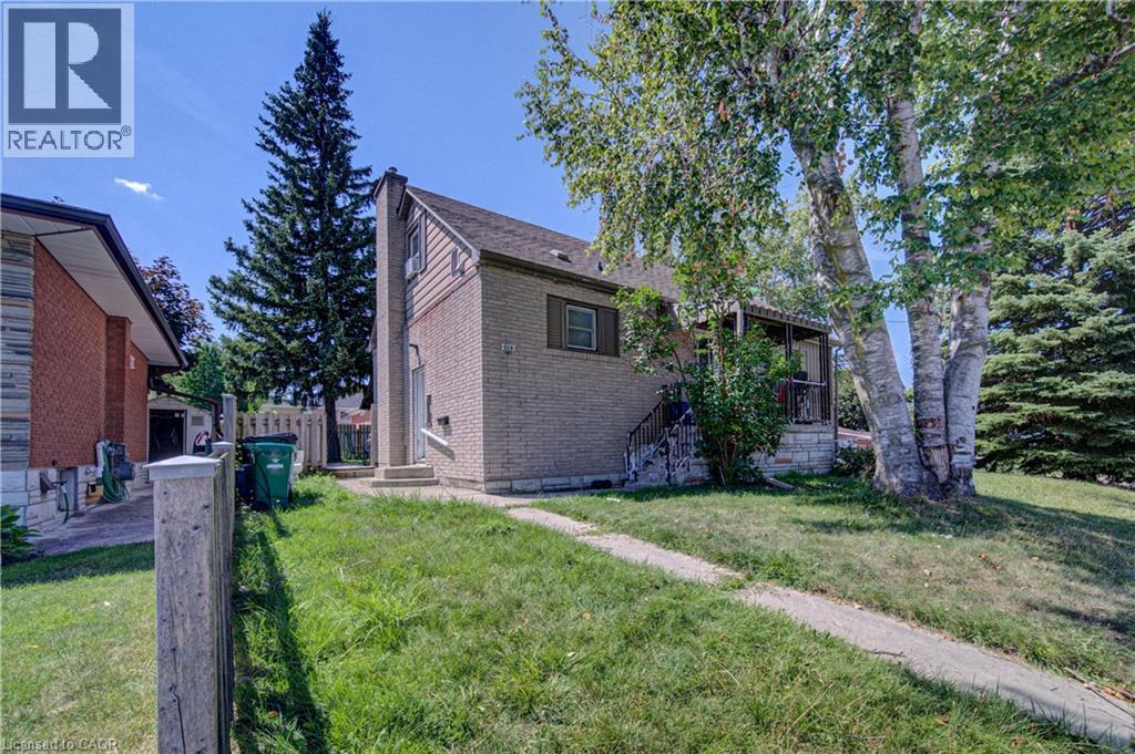 119 WALKER Street — photo 2