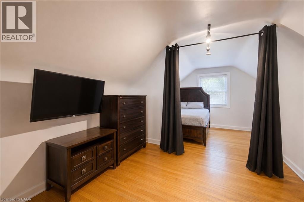 119 WALKER Street - 9