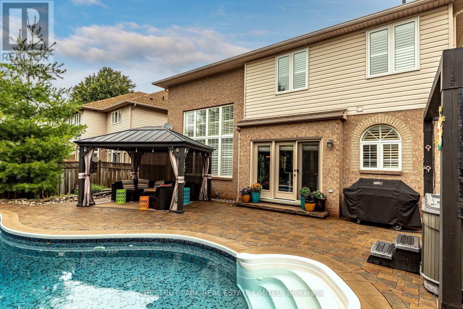 18 PELHAM DRIVE - Image 44