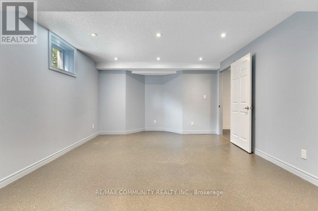 83 MILNE DRIVE - 40