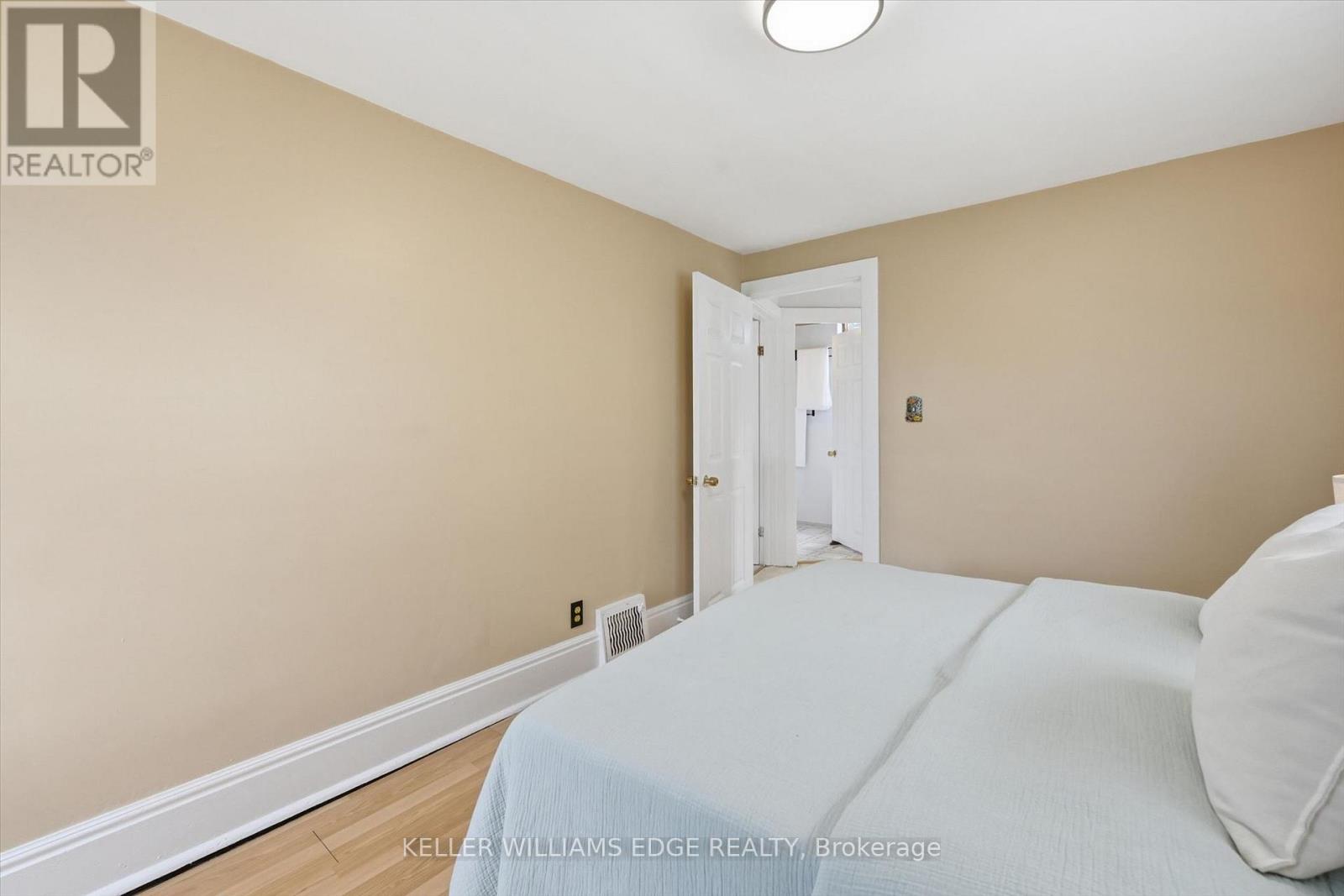 144 CAMPBELL AVENUE - Image 24