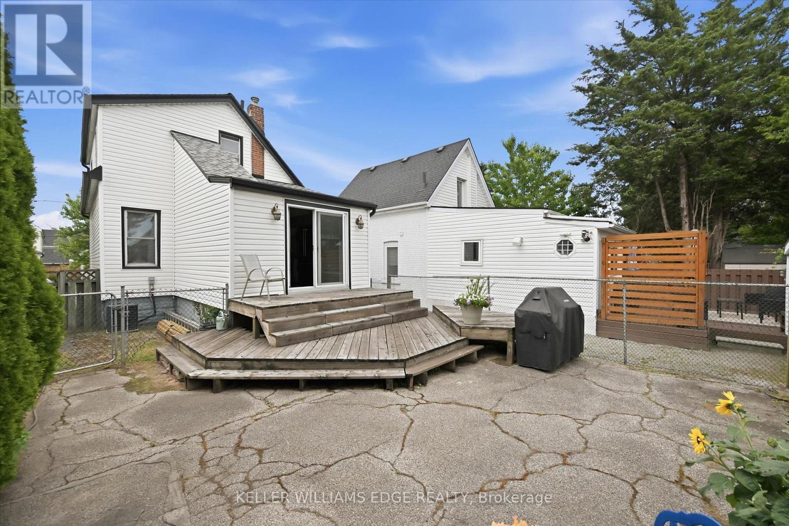 144 CAMPBELL AVENUE - Image 30