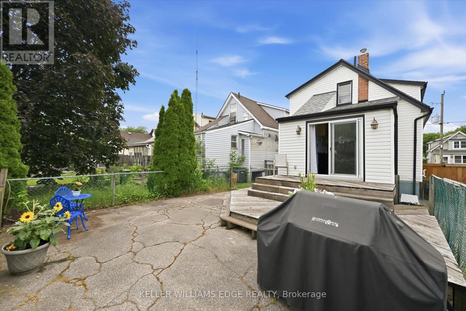 144 CAMPBELL AVENUE - Image 31