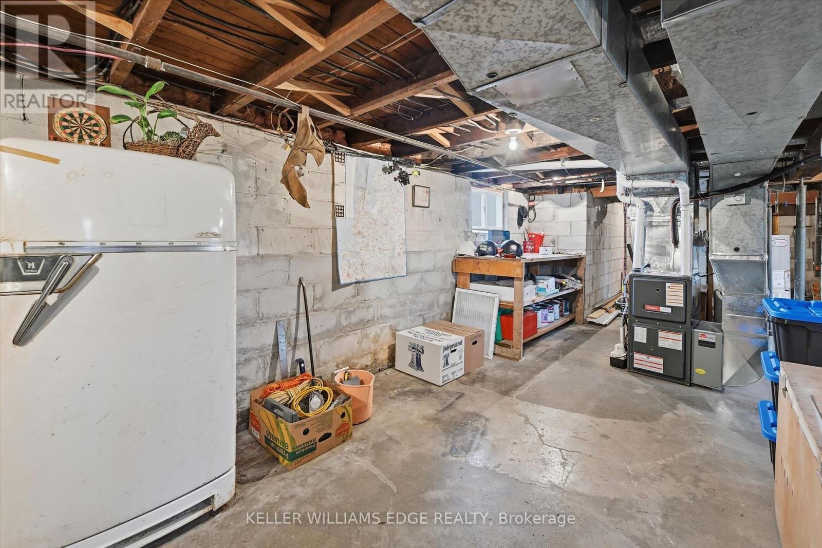 144 CAMPBELL AVENUE - Image 35