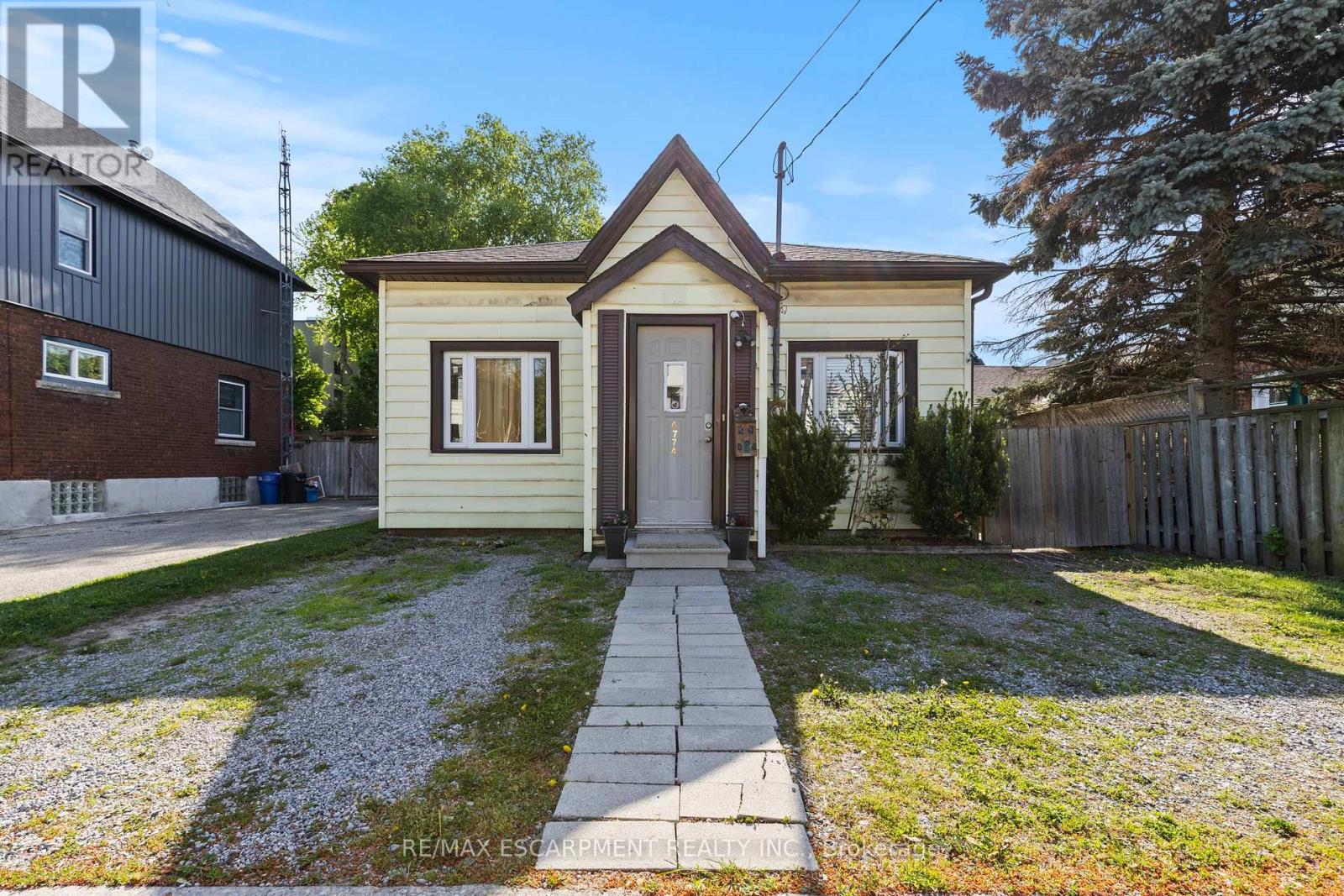 4774 SAINT CLAIR AVENUE, Niagara Falls (Downtown) — photo 1