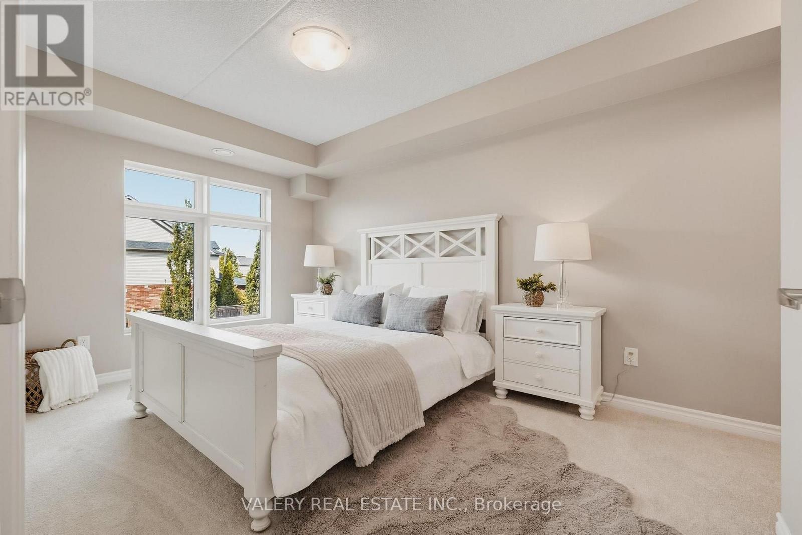 #207 155 COMMONWEALTH STREET - 14