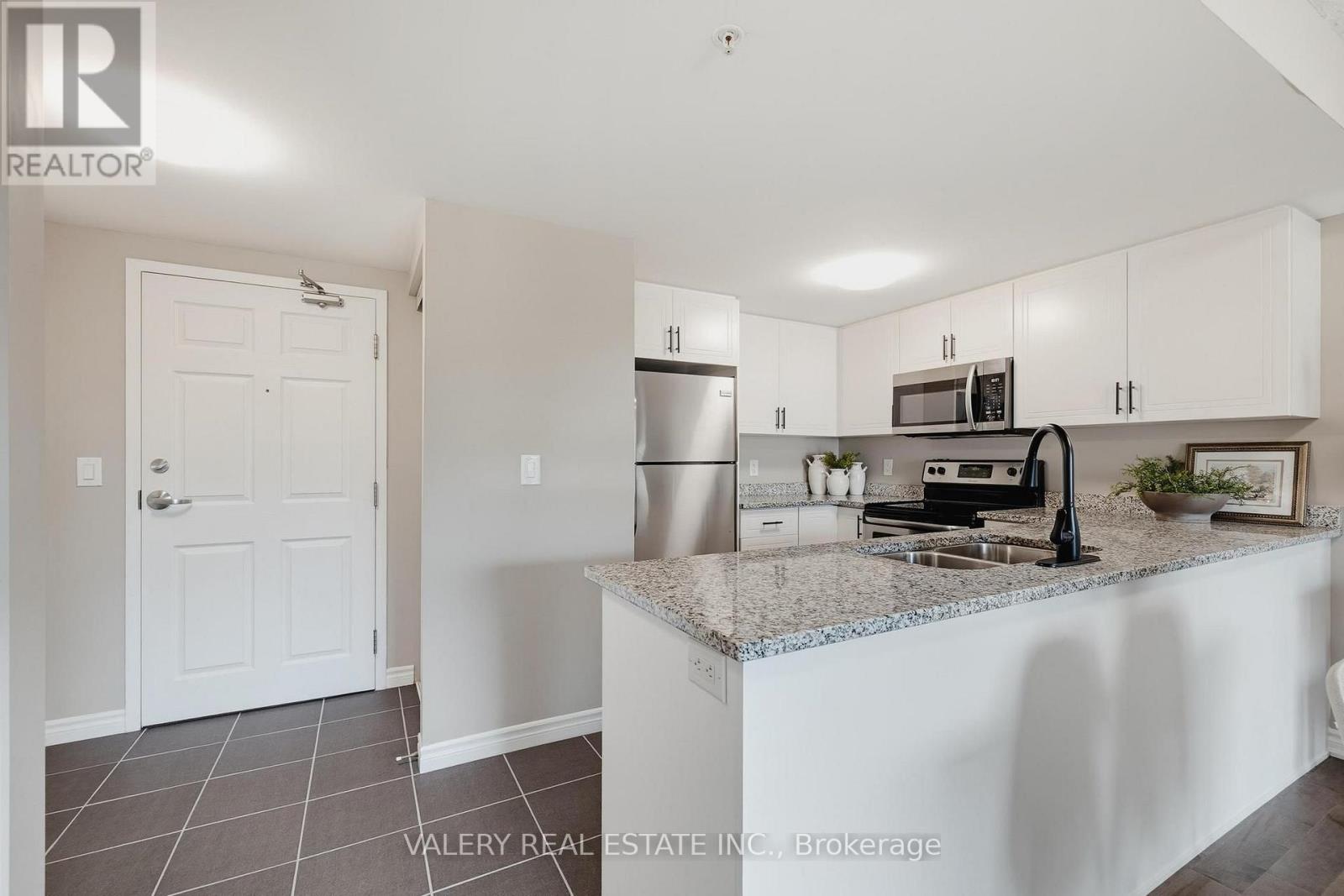 207 - 155 COMMONWEALTH STREET — photo 3