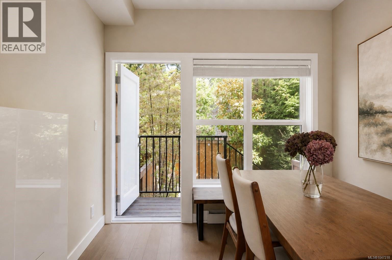#6 618 Lampson St - 14