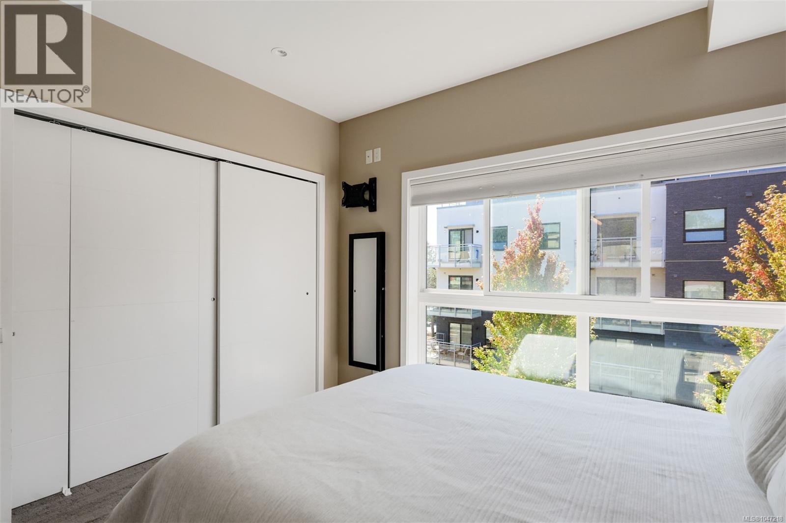 #6 618 Lampson St - Image 23