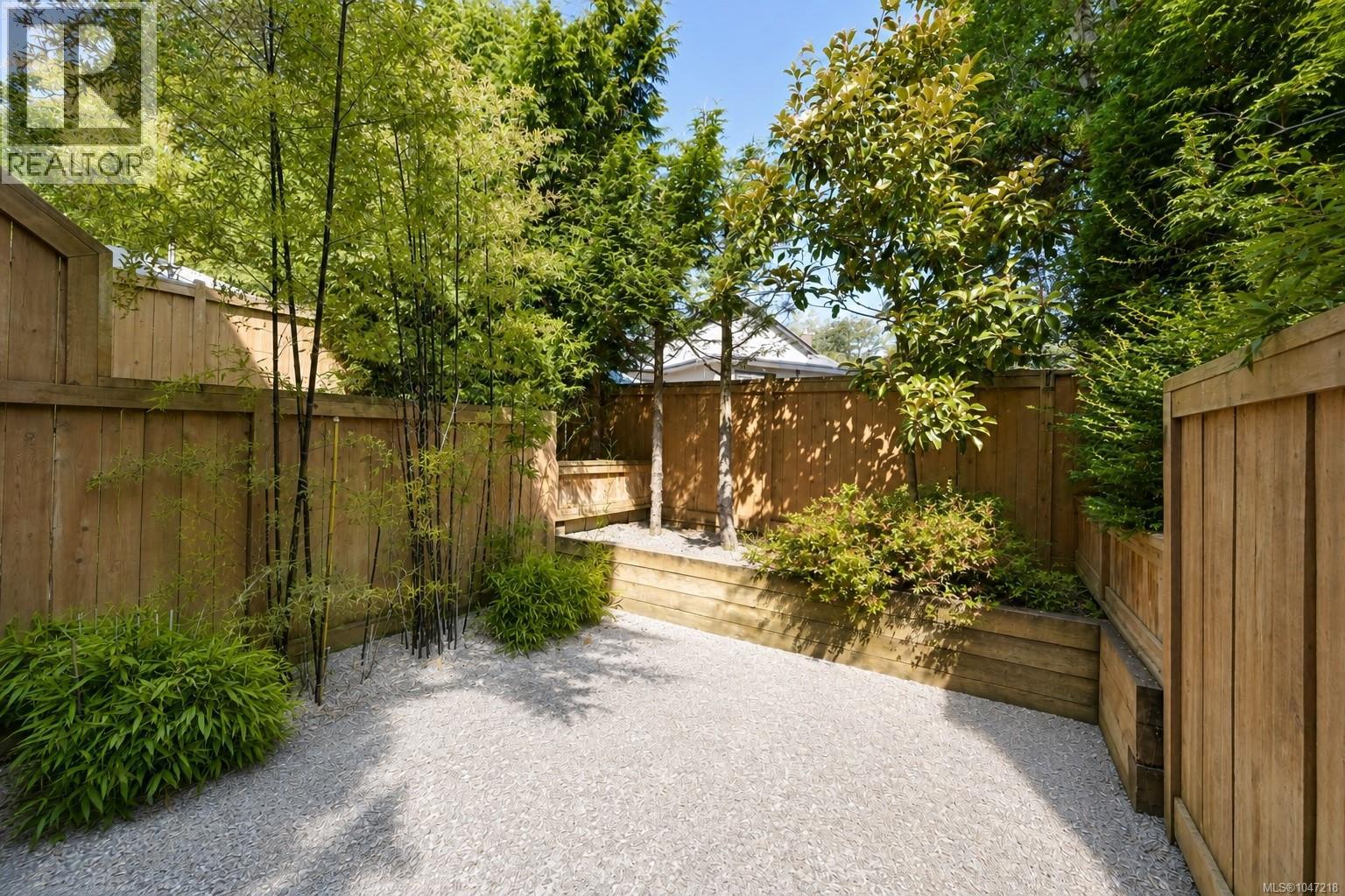 #6 618 Lampson St - Image 15