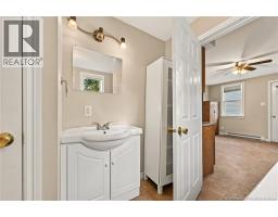 210 Broadway Street, photo 18