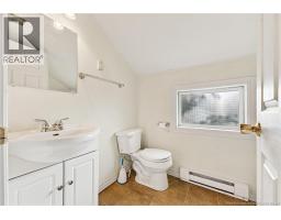 210 Broadway Street, photo 24