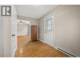 210 Broadway Street, photo 5