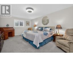 27 Rosewood Avenue, Springwater, ON L0L1X0 Photo 23