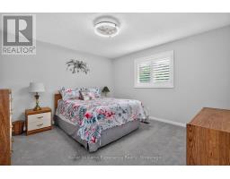 27 Rosewood Avenue, Springwater, ON L0L1X0 Photo 26