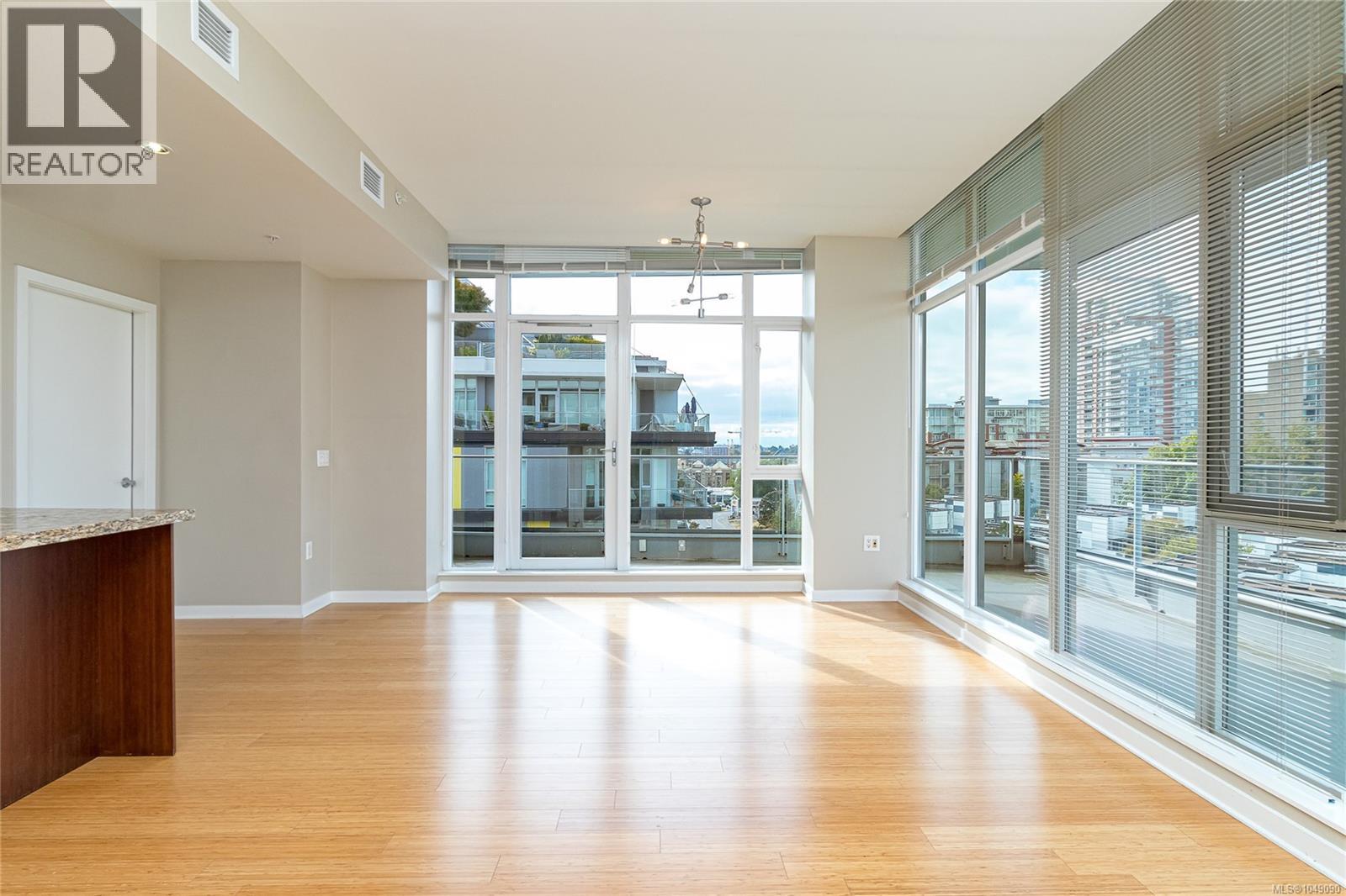 #901 379 Tyee Rd - Image 8