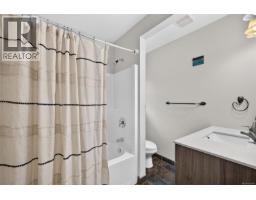 Entrance - 138 Woodland Dr, Salt Spring, BC V8K1K1 Photo 14