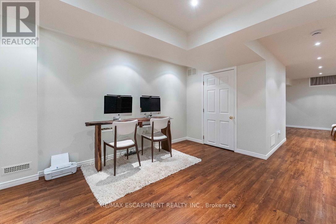 253 GATWICK DRIVE - Image 35