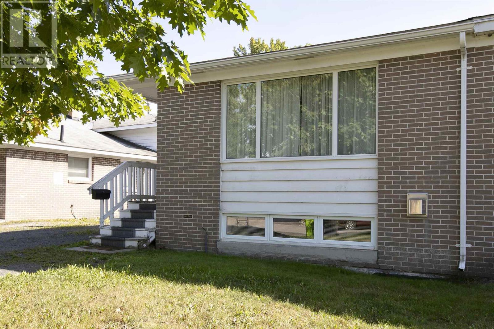 124 Princess CRES, Sault Ste. Marie — photo 3