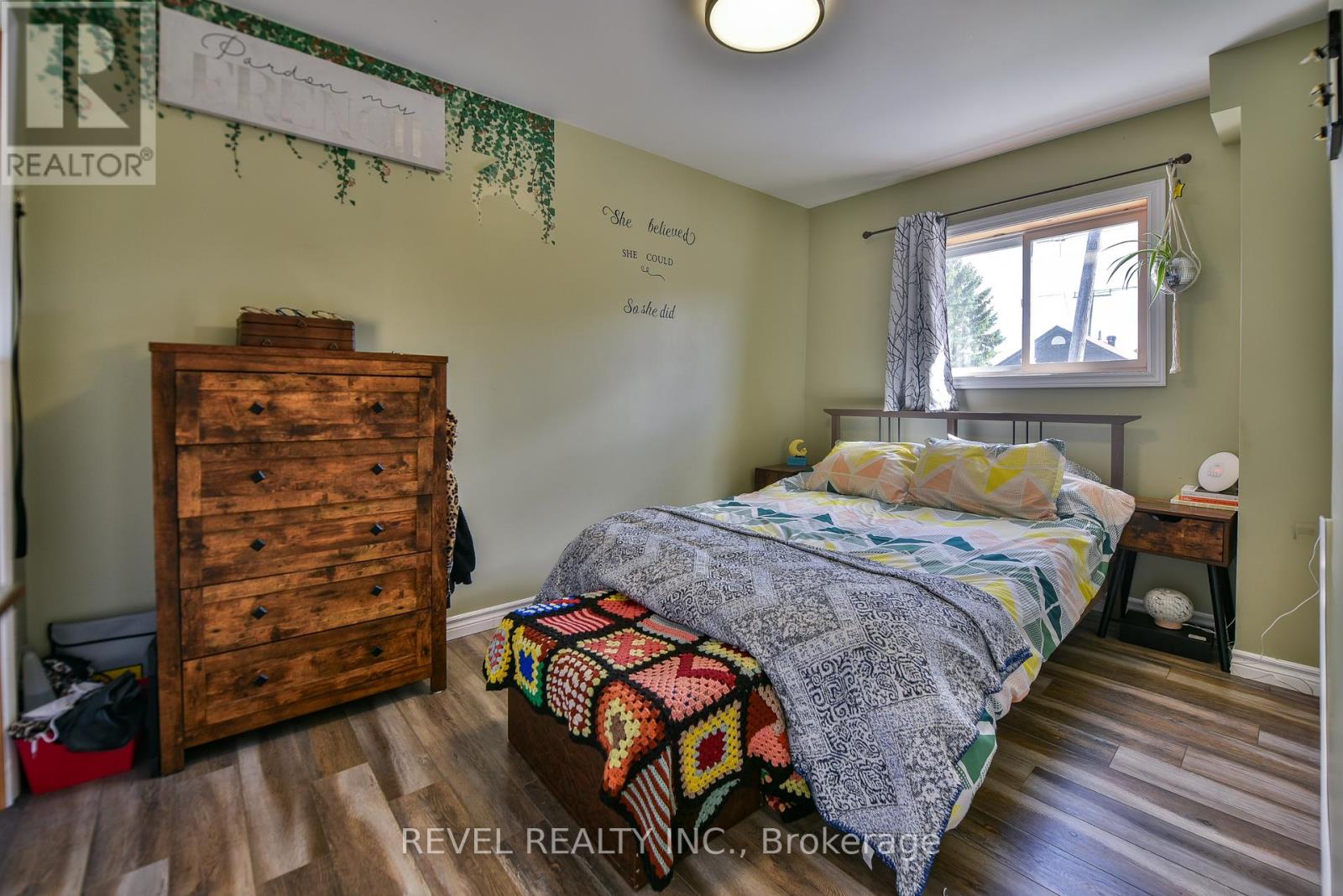239 MAPLE STREET N - 12