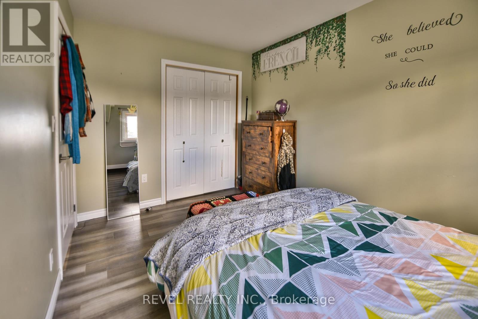 239 MAPLE STREET N - 13