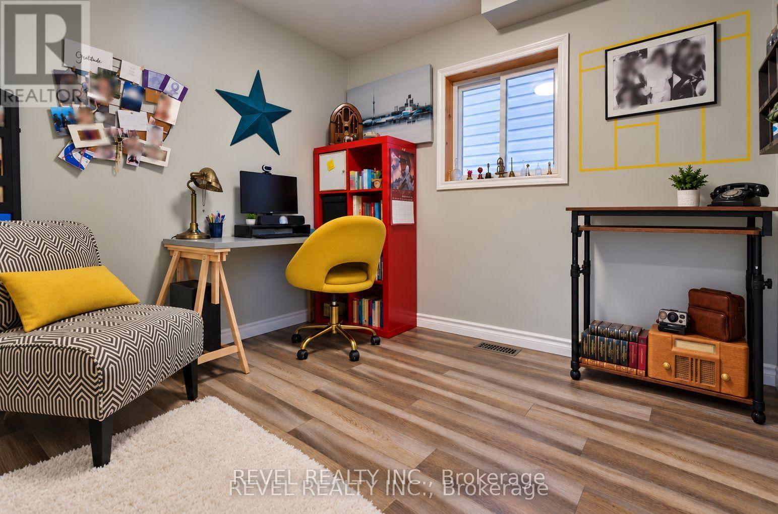 239 MAPLE STREET N - 14