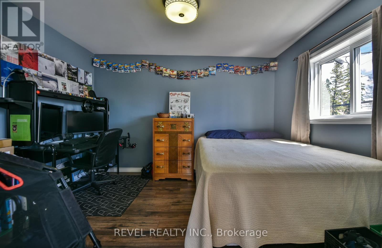 239 MAPLE STREET N - Image 26