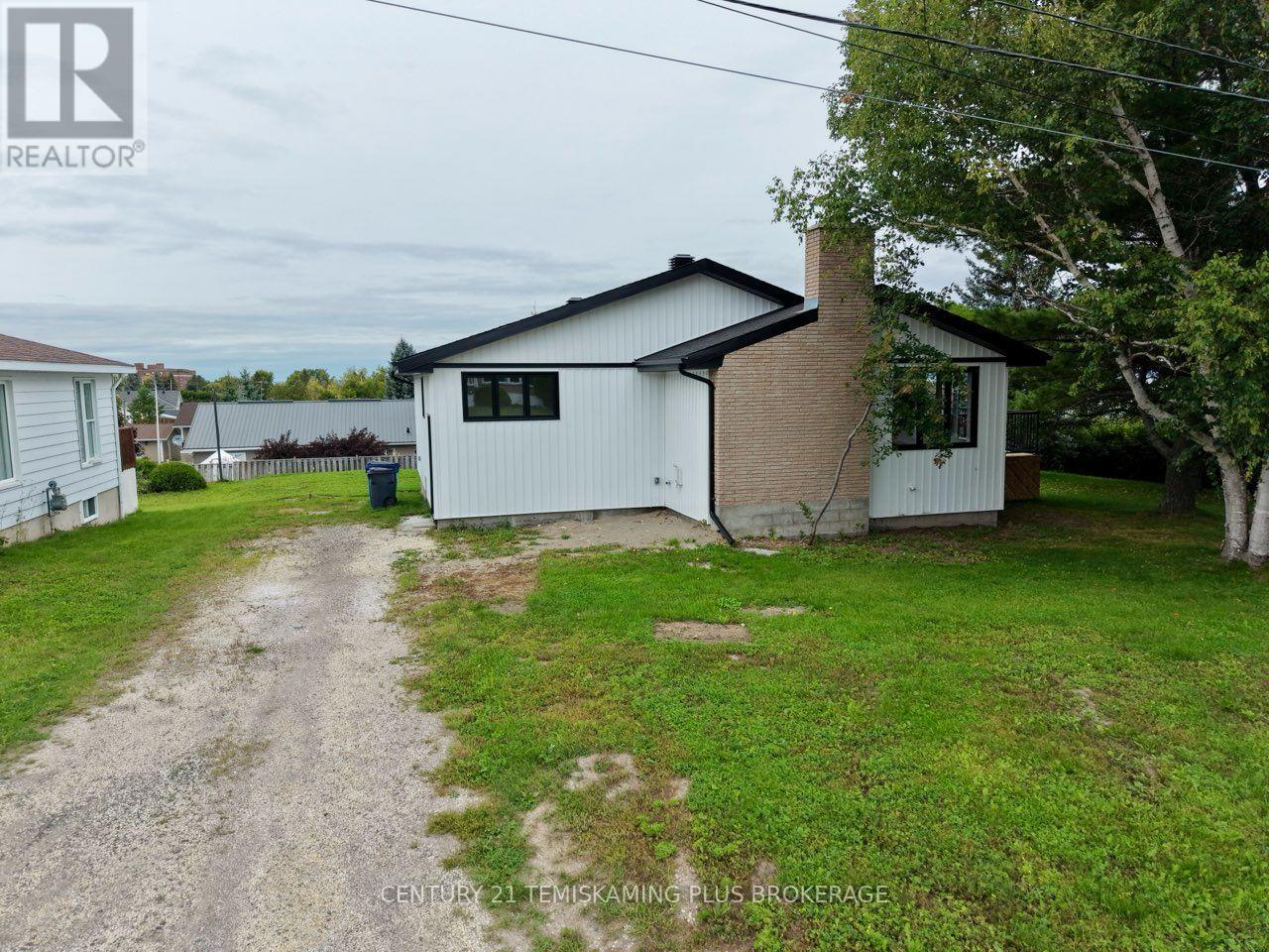 377 JOYAL DRIVE, Temiskaming Shores (Haileybury) — photo 1