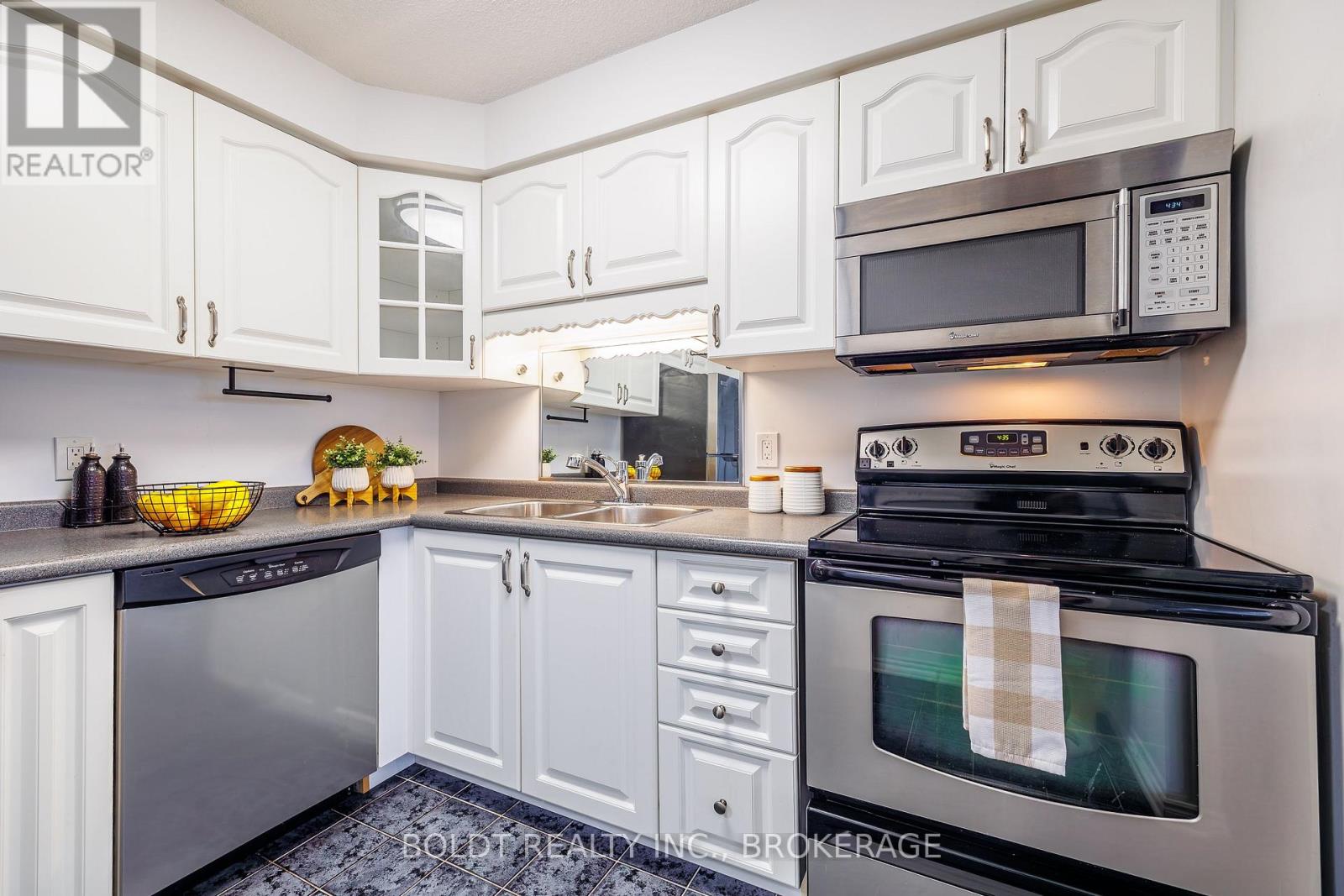 #812 81 SCOTT STREET - Image 18
