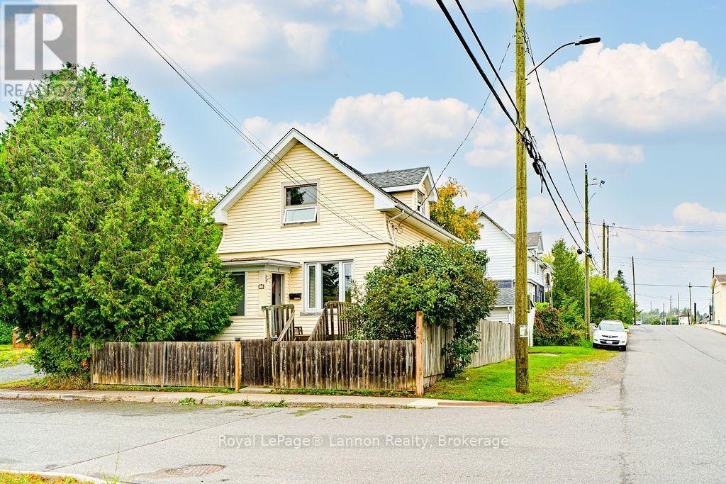 138 COLLEGE STREET - 33