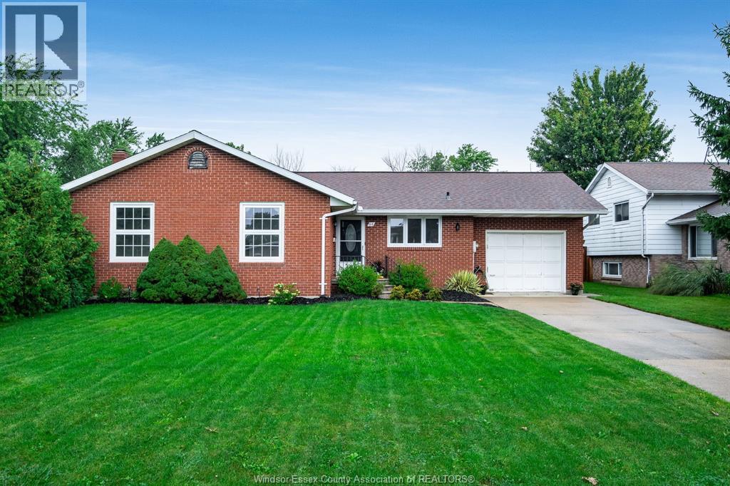 84 Palmer DRIVE, Kingsville — photo 1