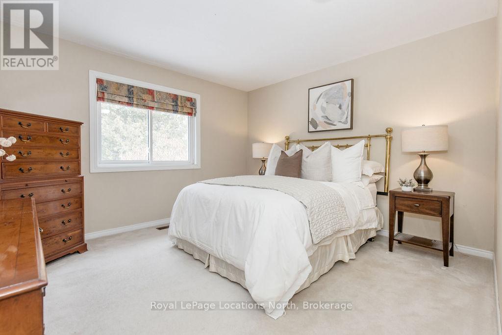 40 FAIRWAY CRESCENT - 17
