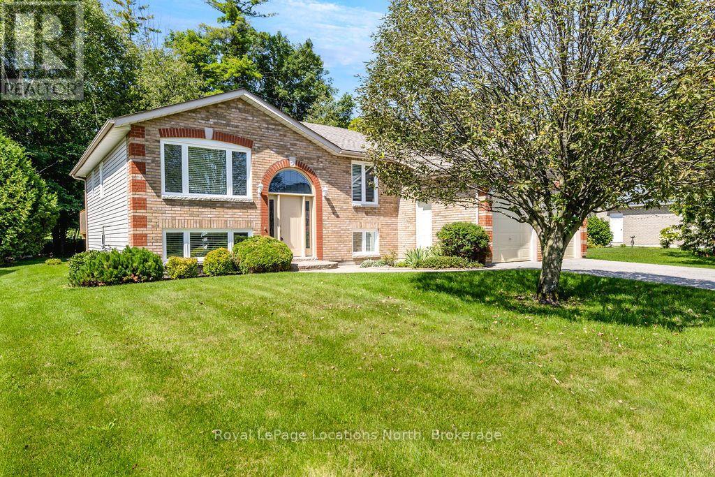 40 FAIRWAY CRESCENT - 2