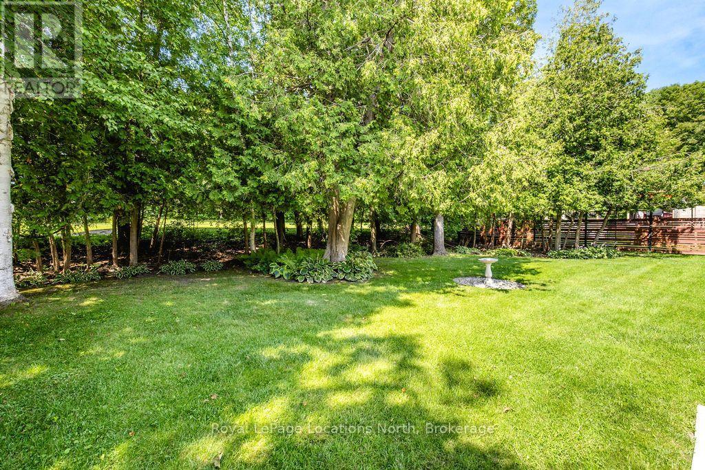 40 FAIRWAY CRESCENT - 27